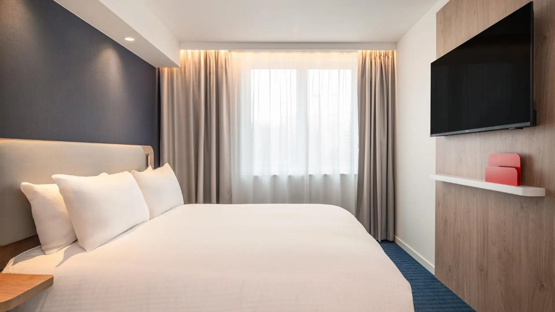 Hotel Holiday Inn Express & Suites Ghent By Ihg