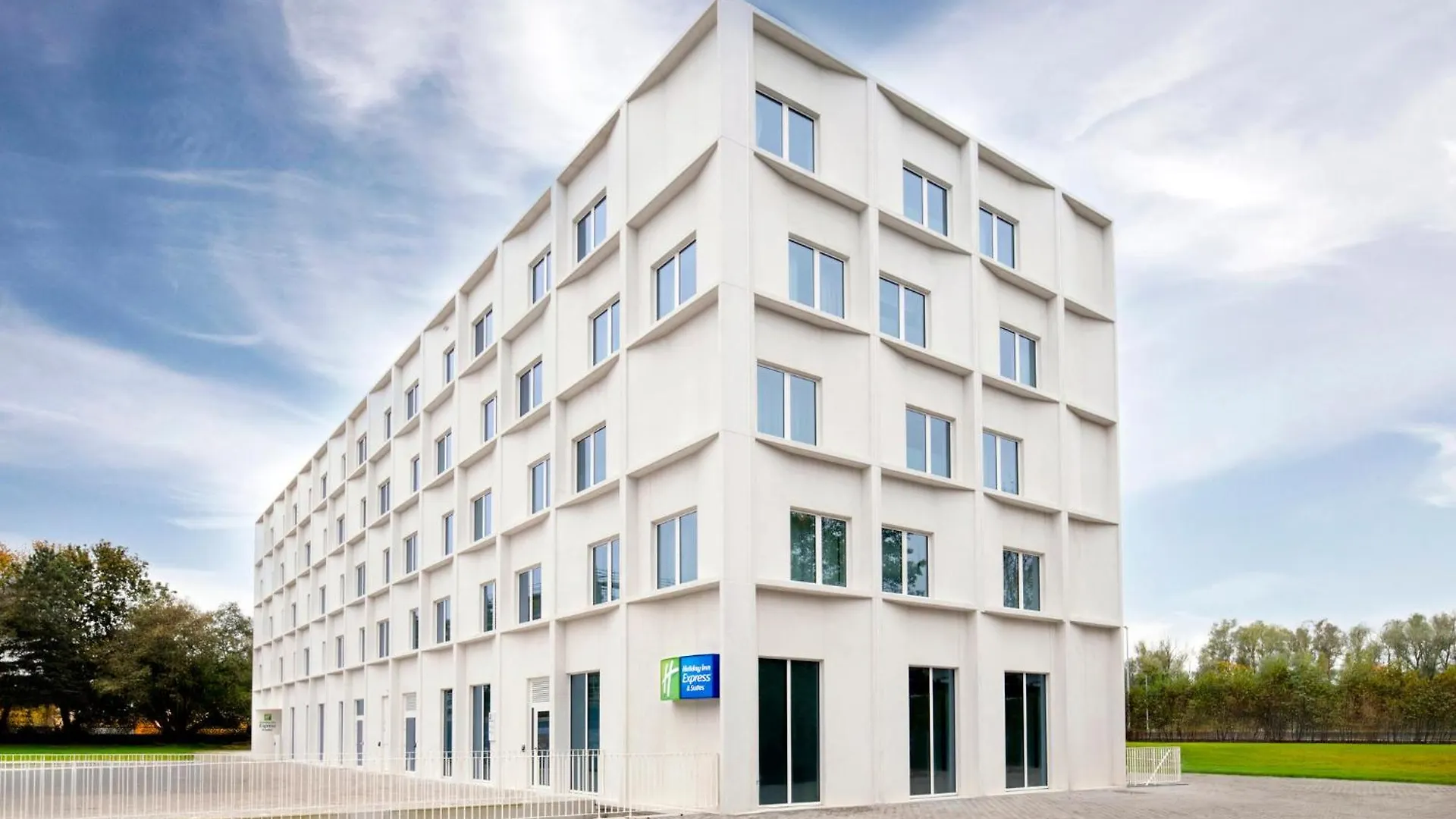 Holiday Inn Express & Suites Ghent By Ihg