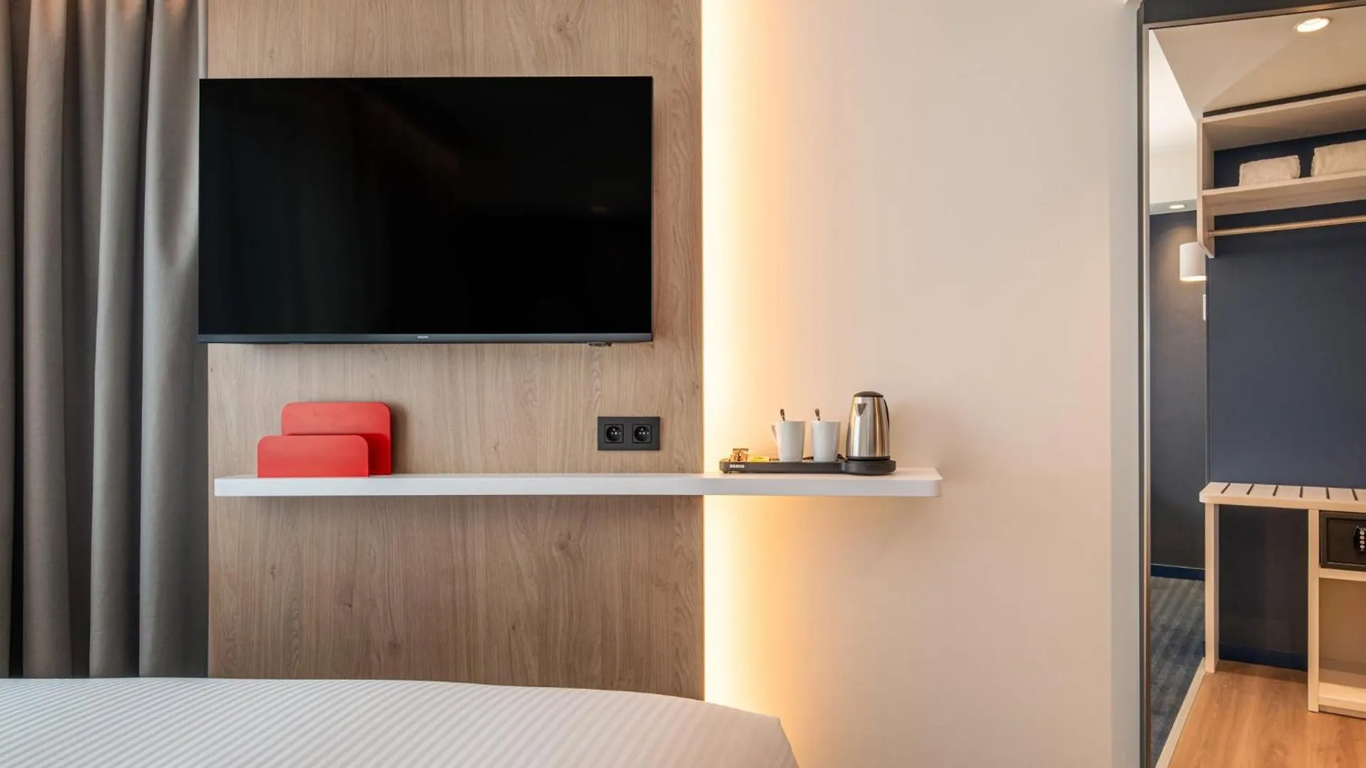 Holiday Inn Express & Suites Ghent By Ihg Hotel