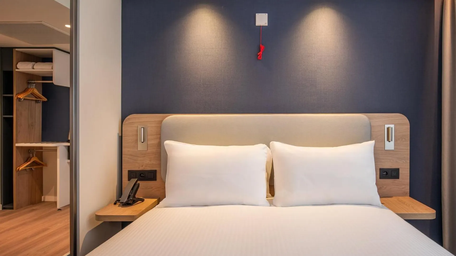 *** Hotel Holiday Inn Express & Suites Ghent By Ihg Belgia