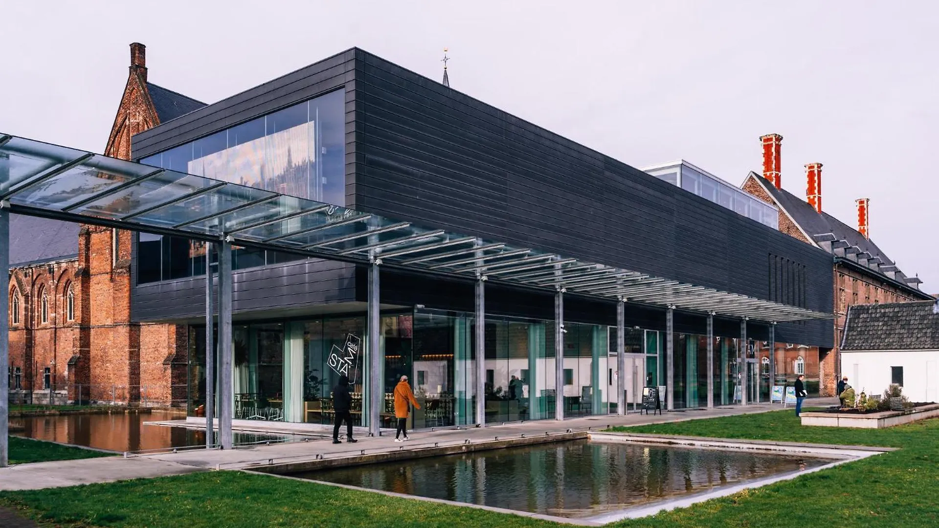 Holiday Inn Express & Suites Ghent By Ihg 3*,  Belgio