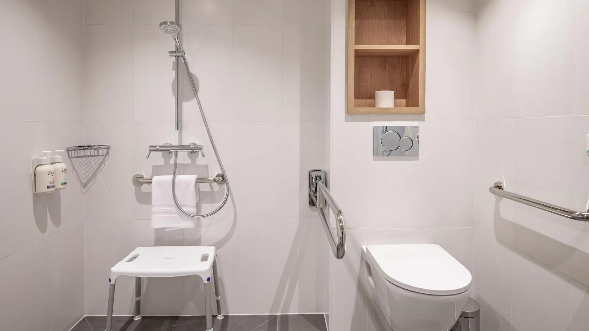 Holiday Inn Express & Suites Ghent By Ihg 3*,