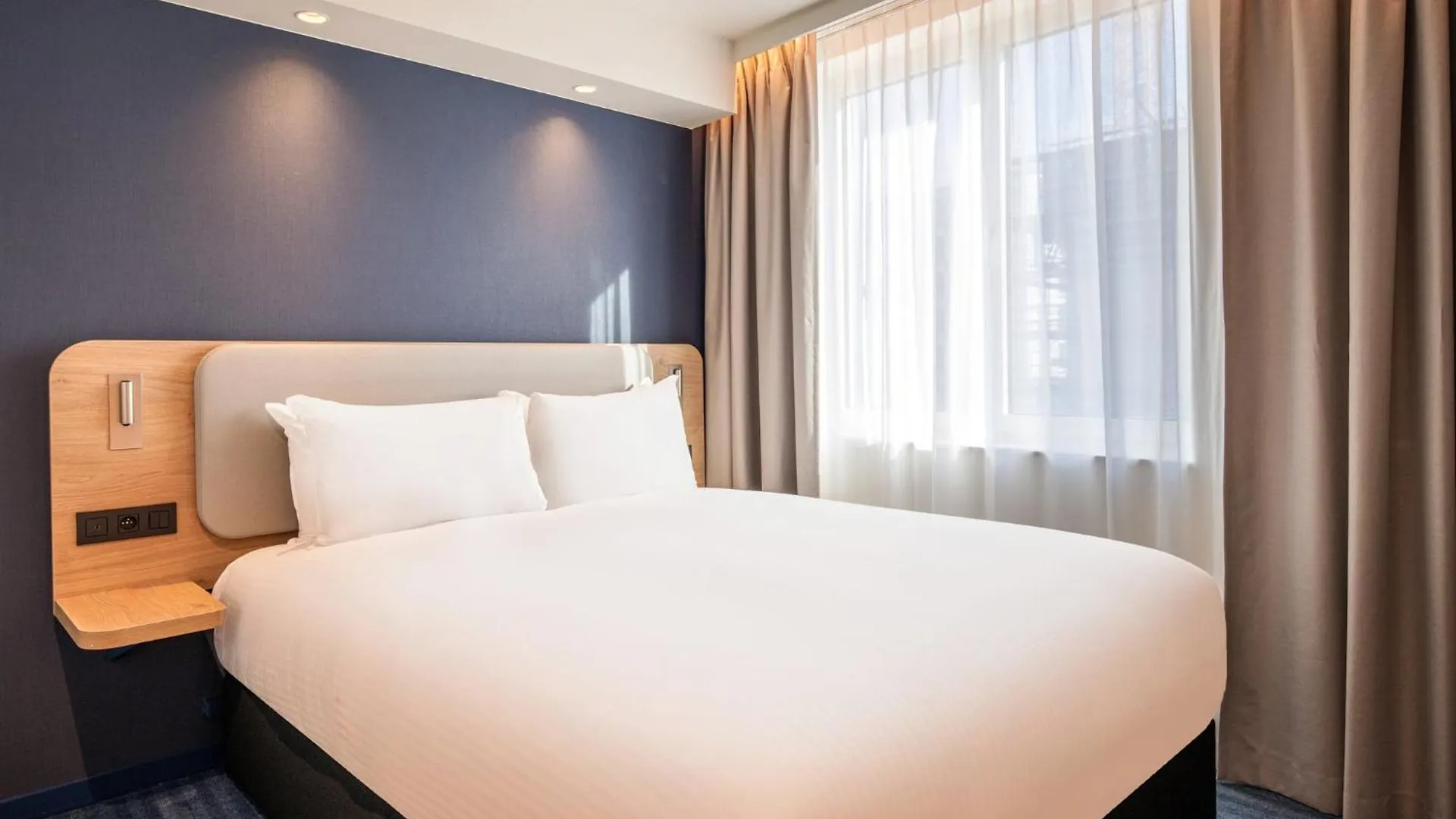 Holiday Inn Express & Suites Ghent By Ihg