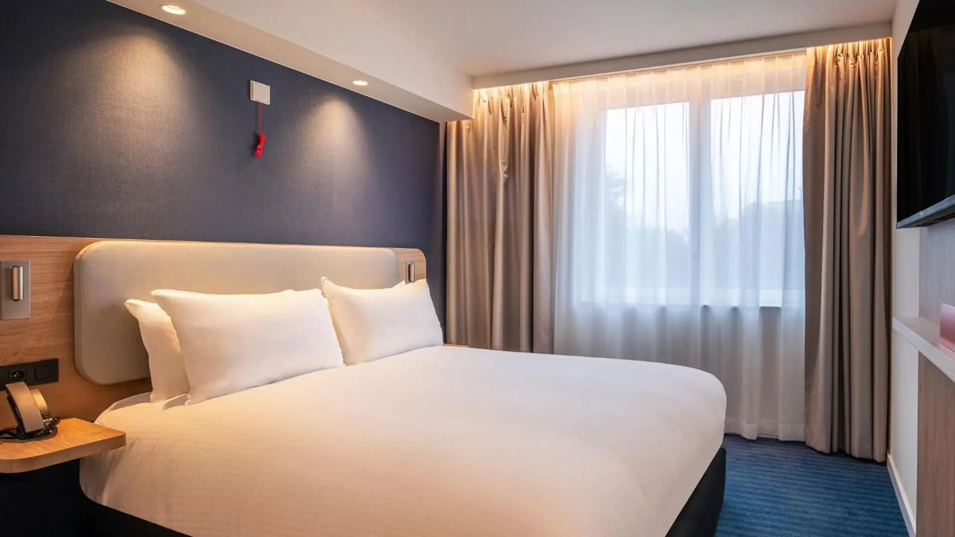 Holiday Inn Express & Suites Ghent By Ihg Hotel