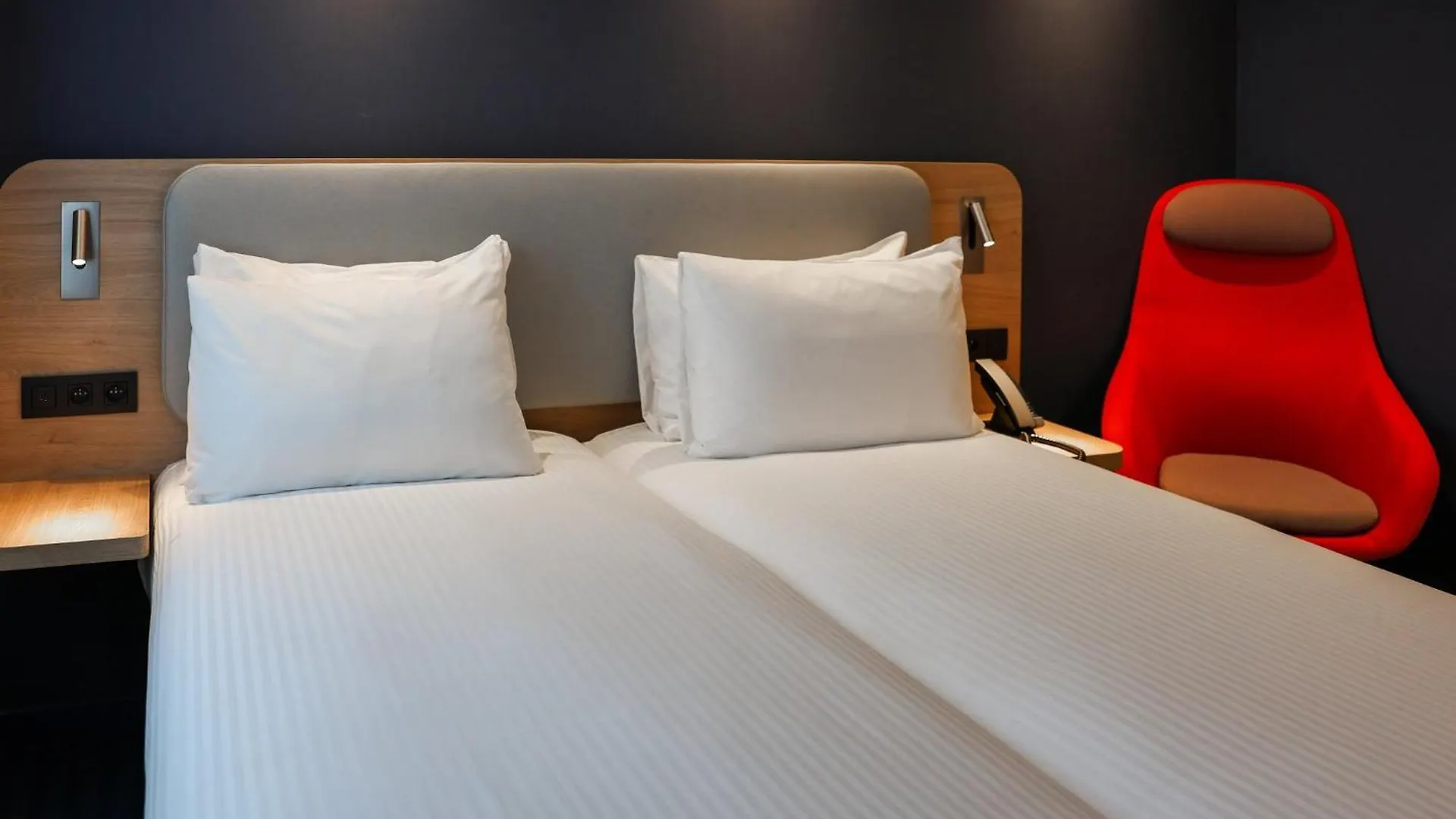 Hotel Holiday Inn Express & Suites Ghent By Ihg