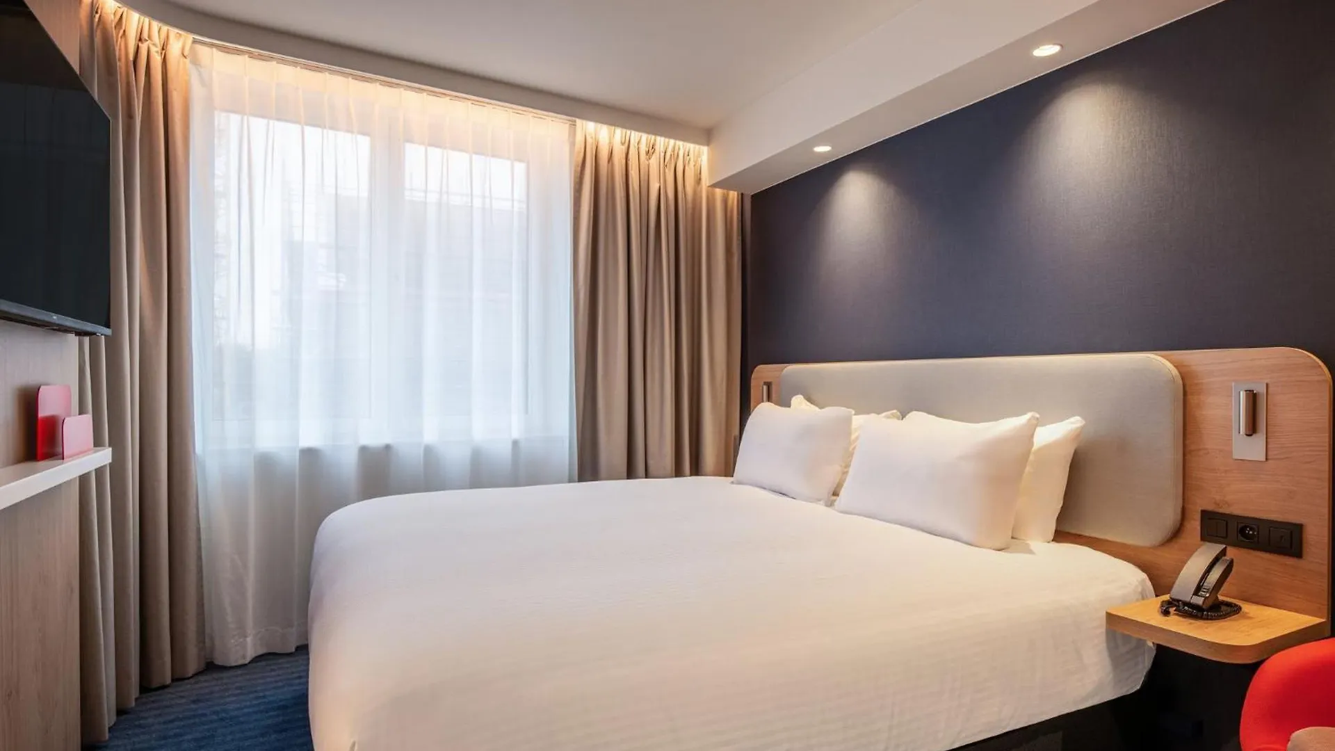 Holiday Inn Express & Suites Ghent By Ihg 3*,  Βέλγιο